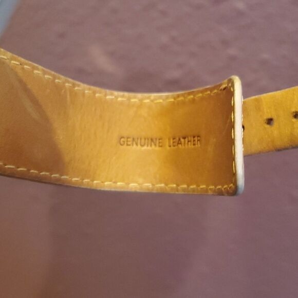 Guess Watch with Rhinestones! Leather band, has some wear. - Picture 4 of 7